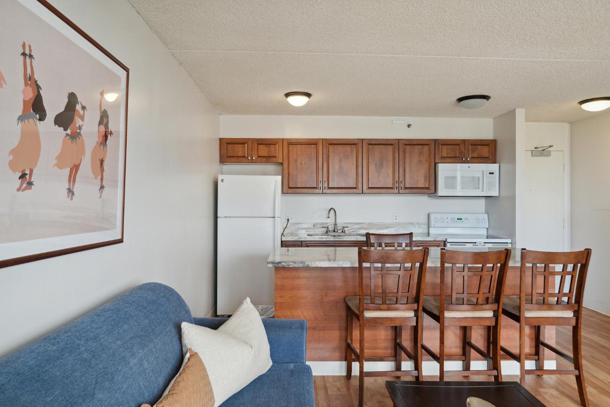 High Floor Oceanview Escape With Full Kitchen - Steps To Waikiki And Diamond Head Views, Free Parking Apartment *