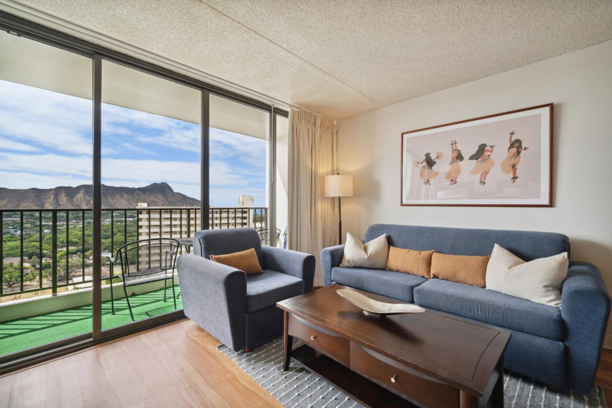 Apartment High Floor Oceanview Escape With Full Kitchen - Steps To Waikiki And Diamond Head Views, Free Parking Honolulu