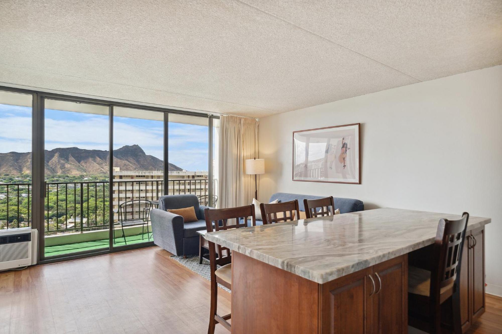 High Floor Oceanview Escape With Full Kitchen - Steps To Waikiki And Diamond Head Views, Free Parking